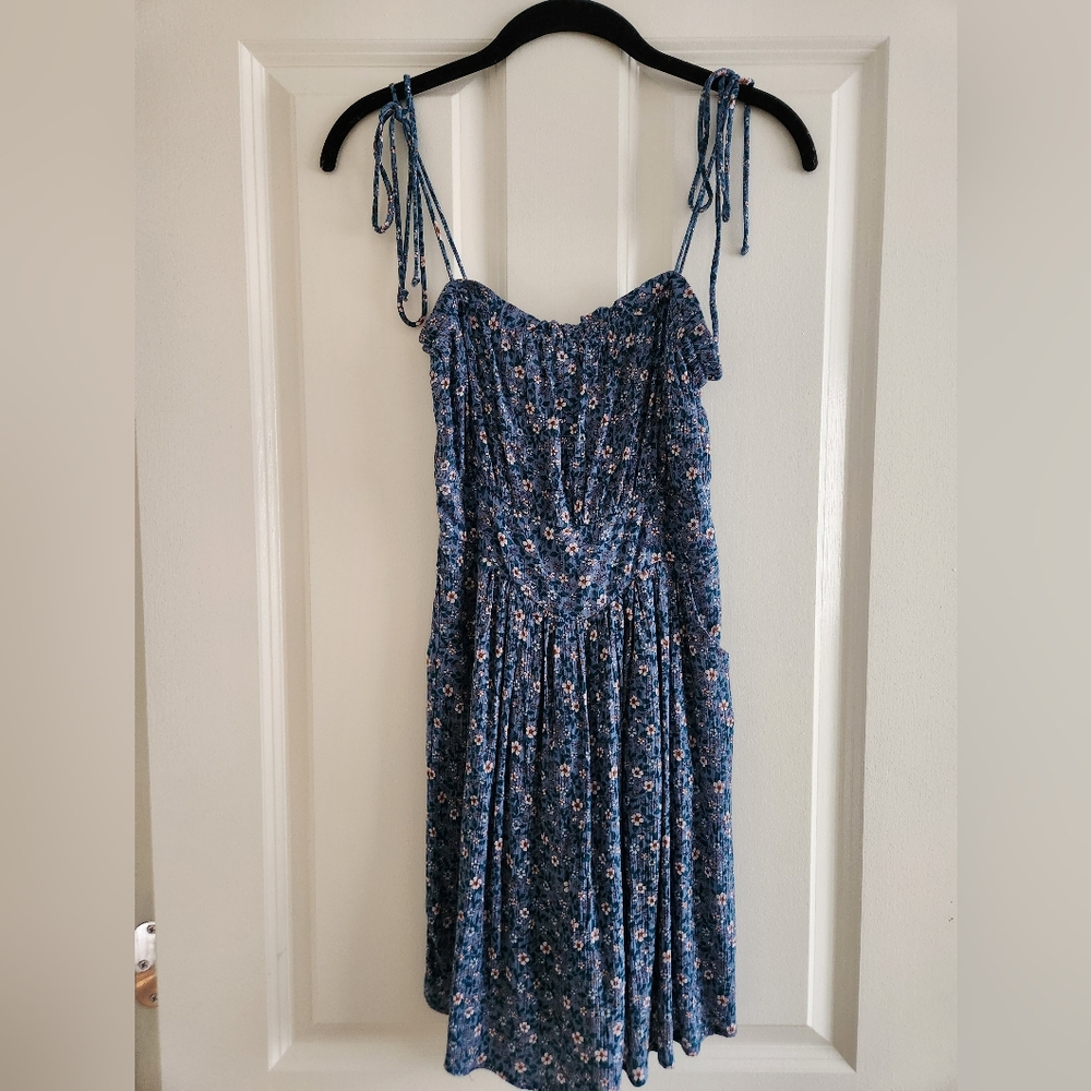 Aeropostale Floral Square-Neck Tie Shoulder dress, size xs - Picture 3 of 11